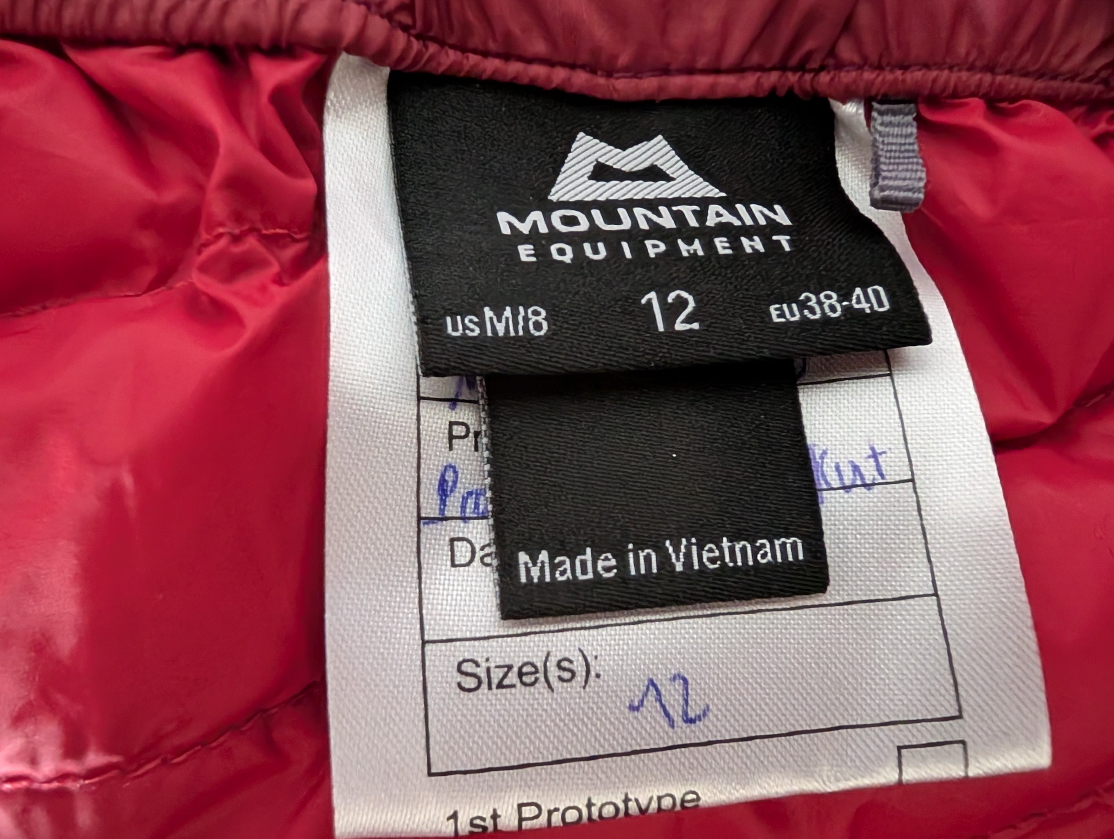 Mountain Equipment Particle Skirt, women's insulated winter activity layer, size 12 (CS0019)