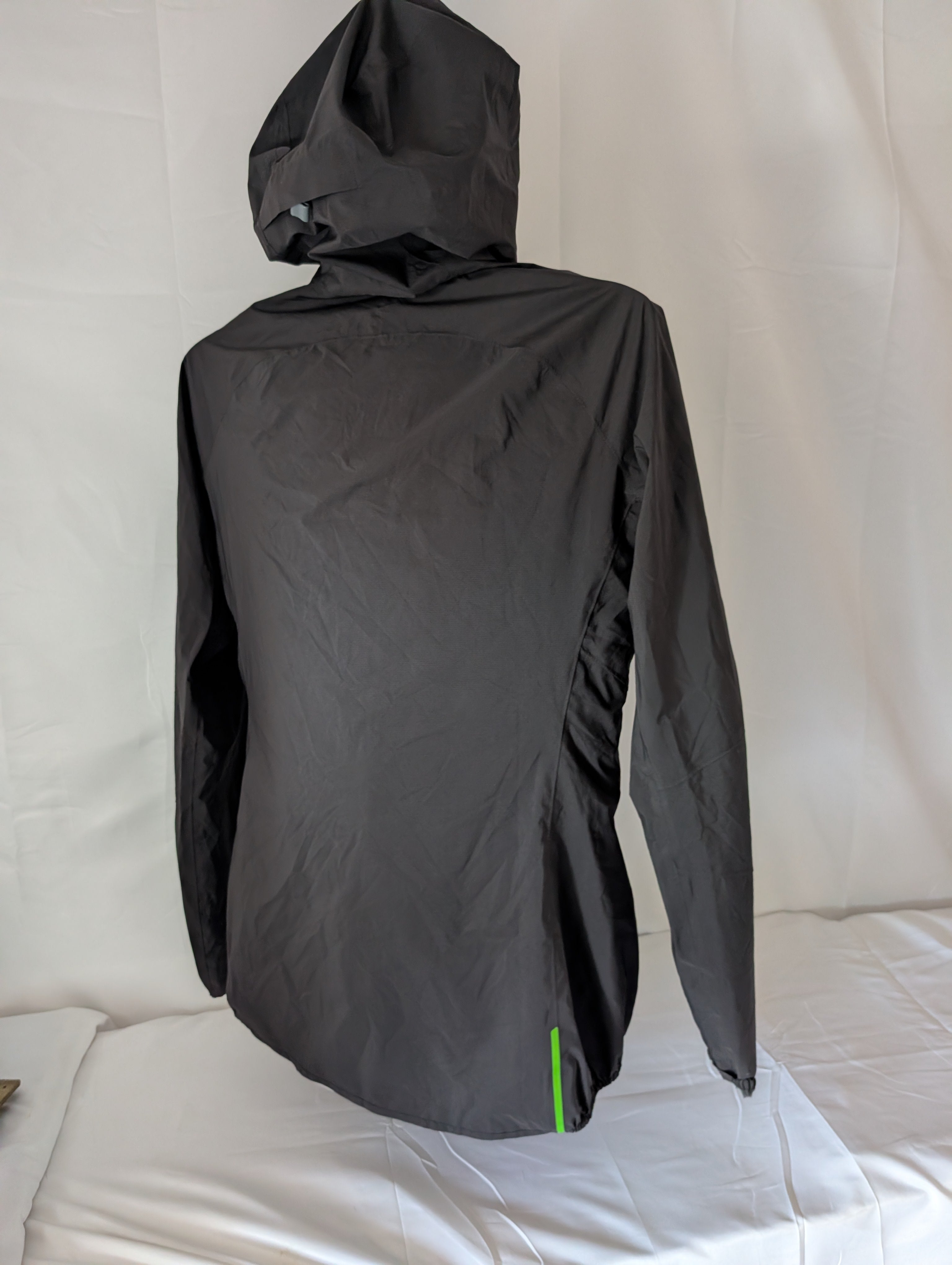 Inov-8 Stormshell FZ V2, women's waterproof trail running jacket, size 8 (CJ0047)
