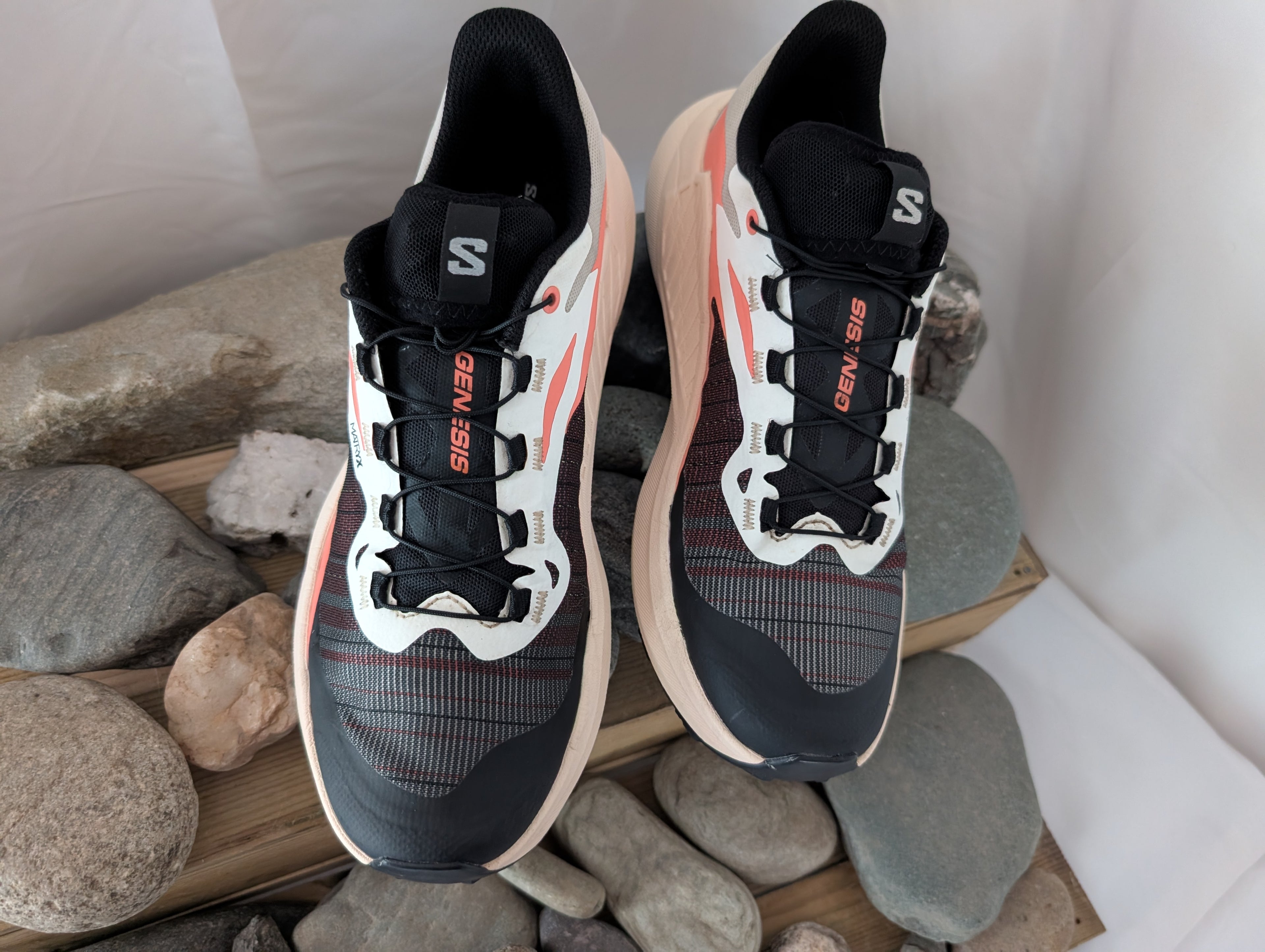 Salomon Genesis, women's trail running shoes, size 6.5 (F0124)