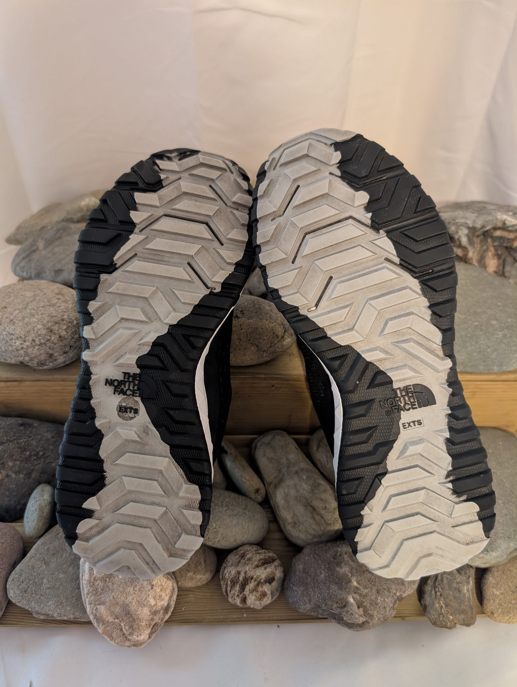 The North Face, Ultra Swift, women's trail running shoes, size 5.5 (F0125)