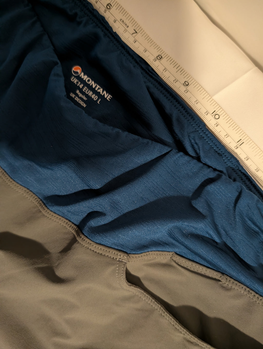 Montane, Cygnus Pants, women's hiking pants, size 14 (CP0020)