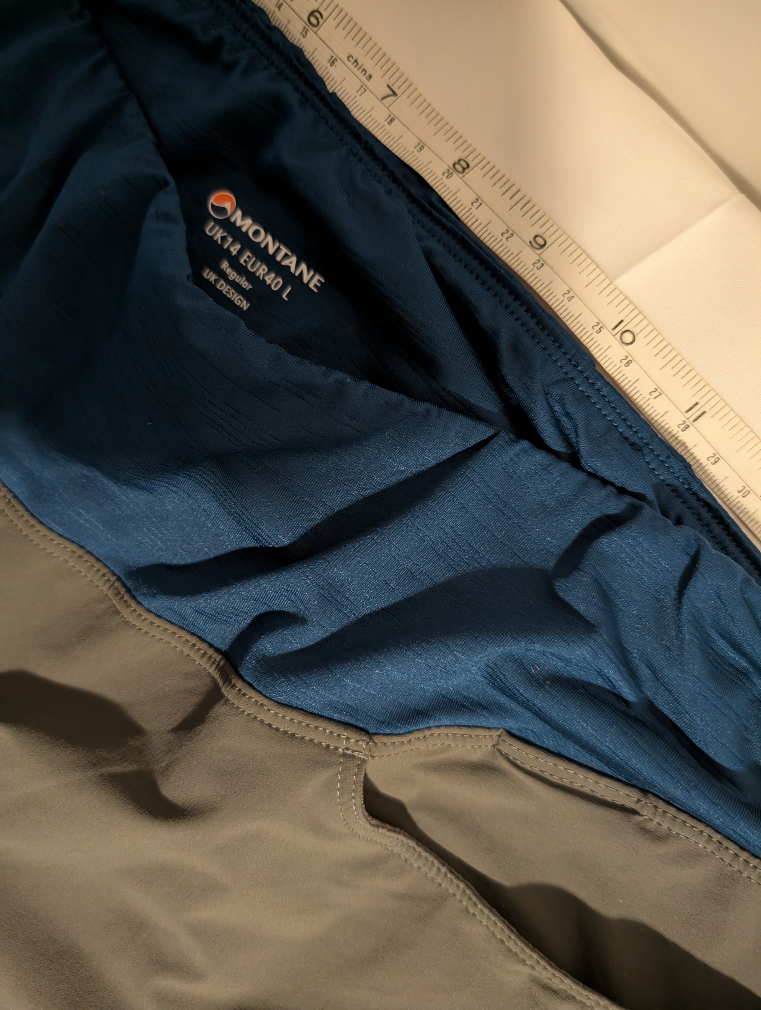 Montane, Cygnus Pants, women's hiking pants, size 14 (CP0020)