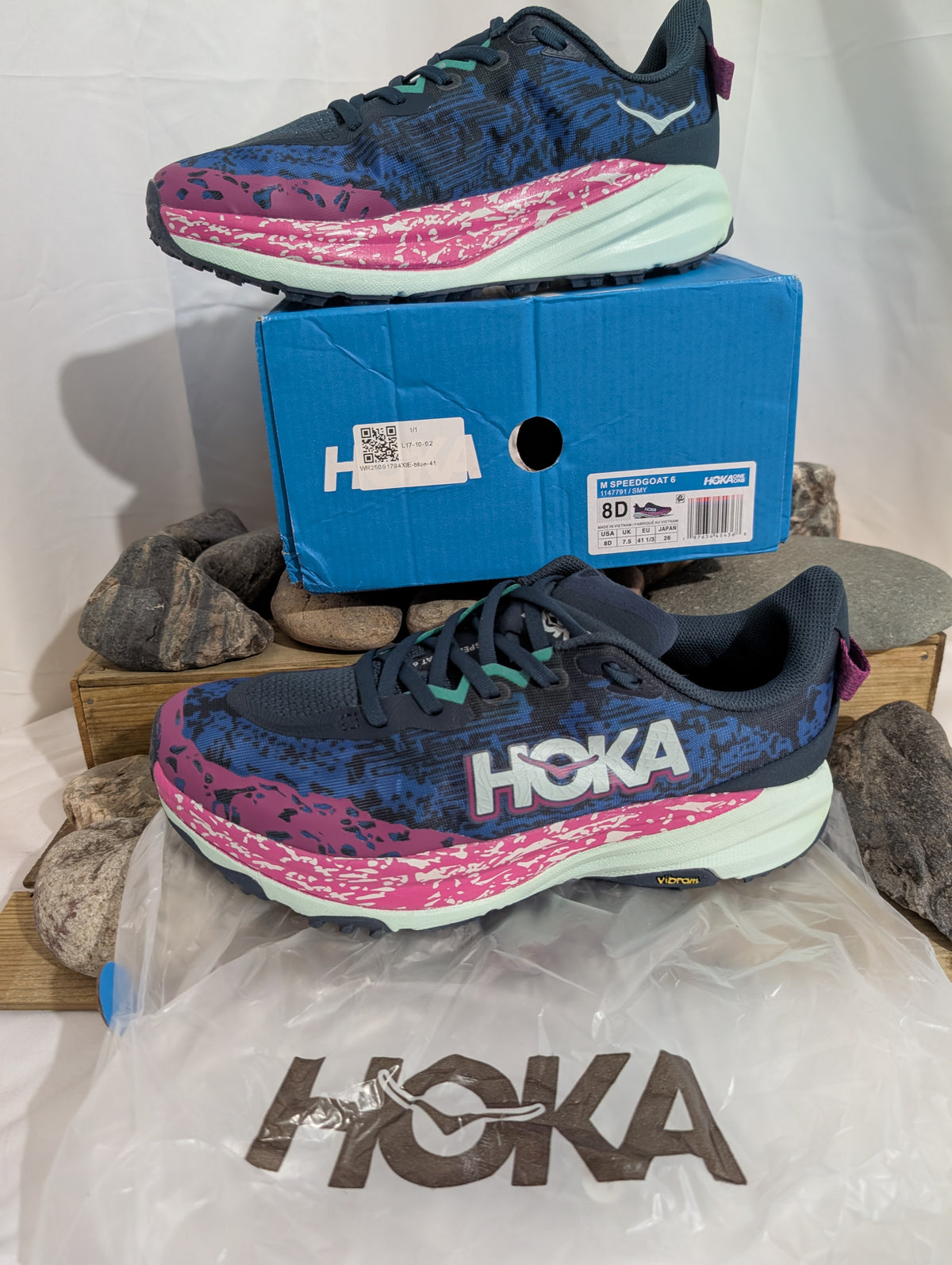 Hoka, Speedgoat 6, Men's trail running shoes, size 7.5 (F0158)