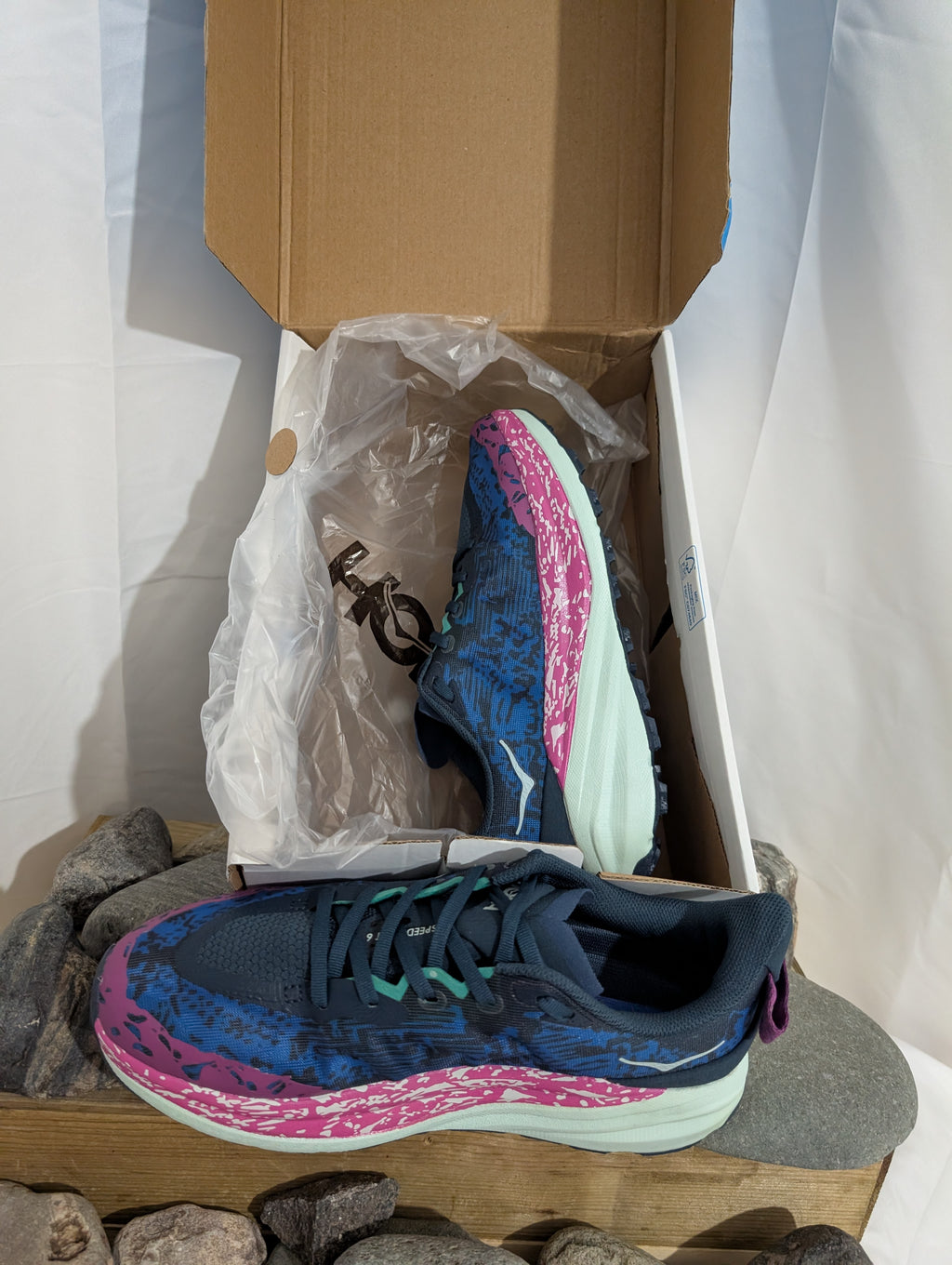 Hoka, Speedgoat 6, Men's trail running shoes, size 7.5 (F0158)