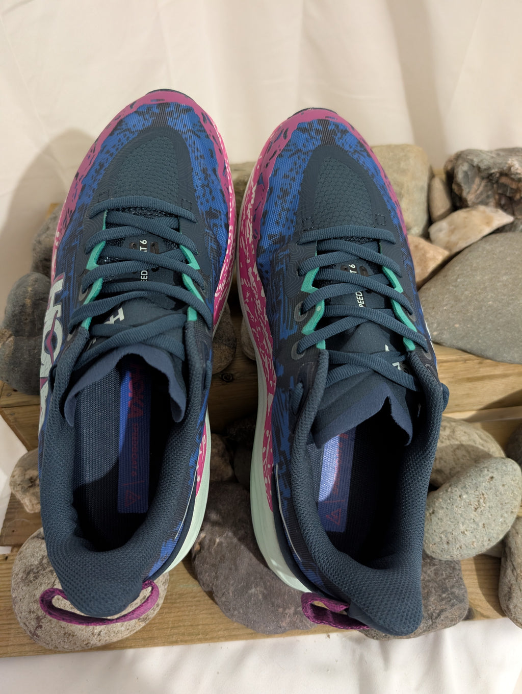 Hoka, Speedgoat 6, Men's trail running shoes, size 7.5 (F0158)