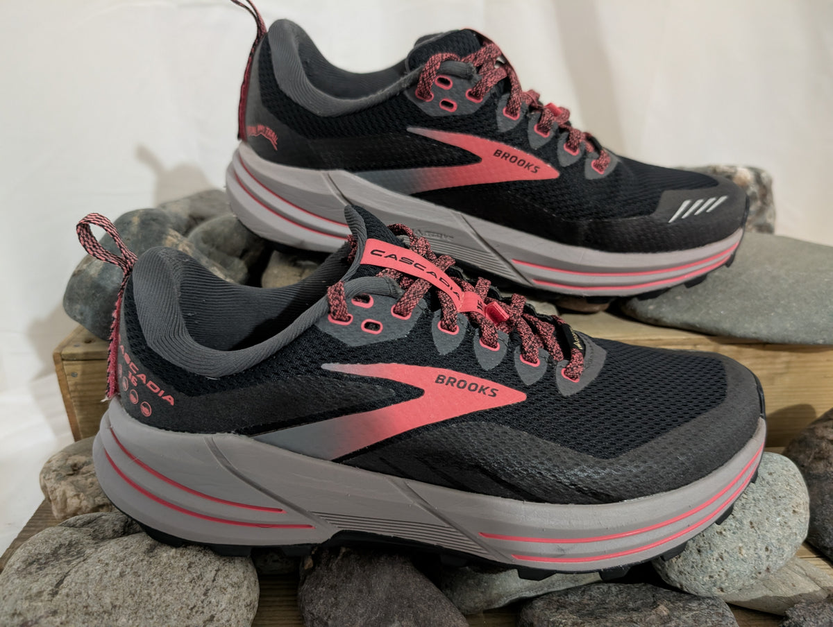Brooks, Cascadia 16 GTX, Women's trail running shoes, size 6.5 (F0157)