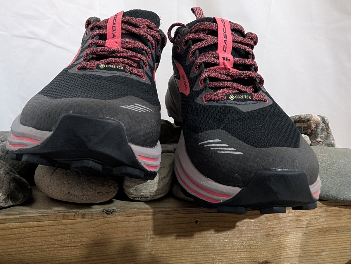 Brooks, Cascadia 16 GTX, Women's trail running shoes, size 6.5 (F0157)