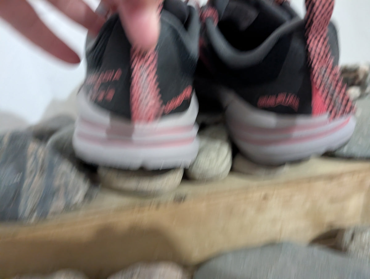 Brooks, Cascadia 16 GTX, Women's trail running shoes, size 6.5 (F0157)