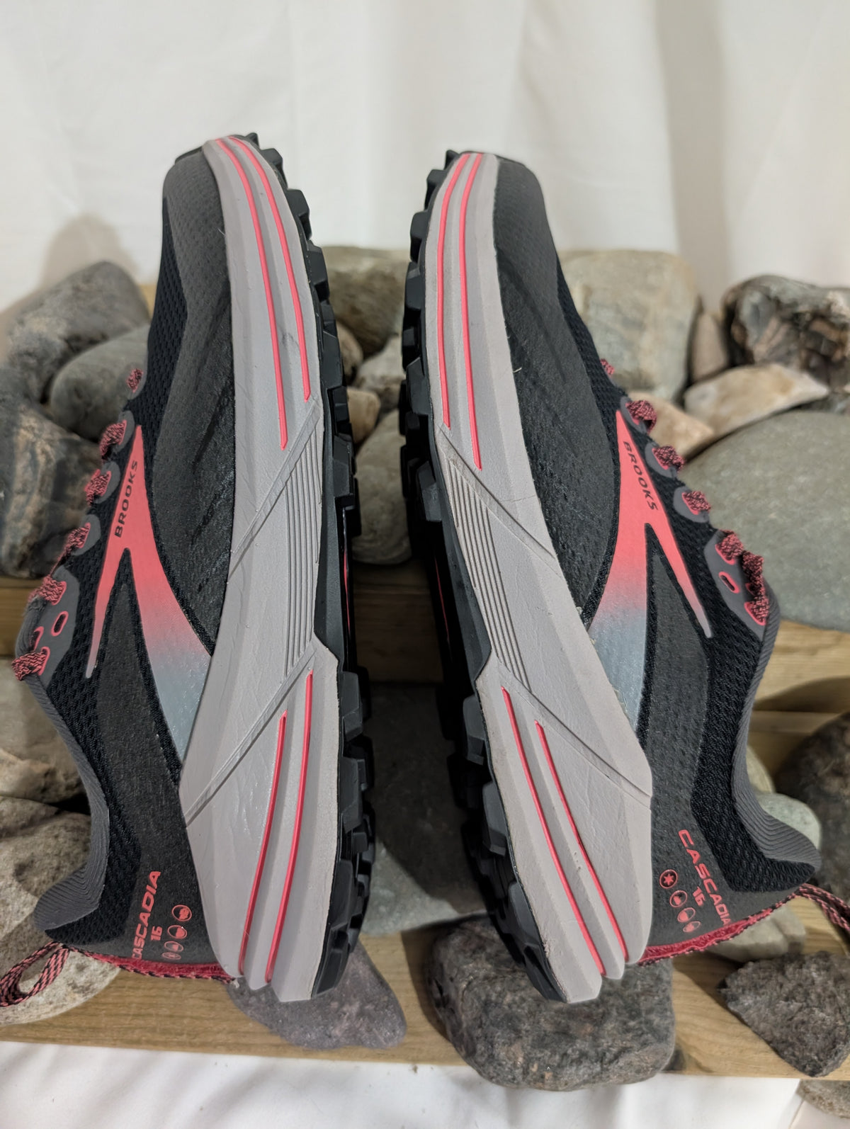 Brooks, Cascadia 16 GTX, Women's trail running shoes, size 6.5 (F0157)