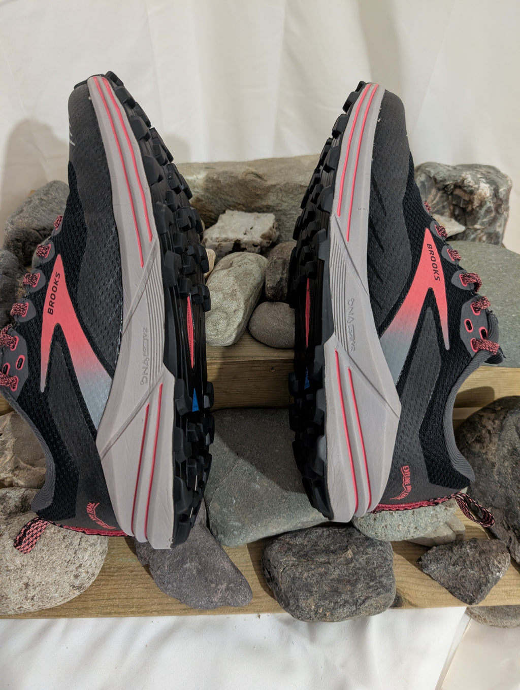Brooks, Cascadia 16 GTX, Women's trail running shoes, size 6.5 (F0157)