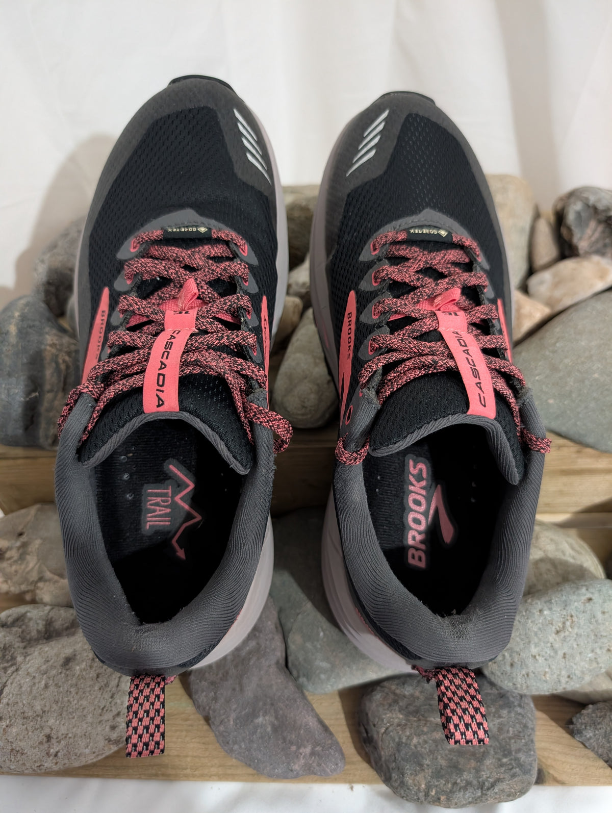 Brooks, Cascadia 16 GTX, Women's trail running shoes, size 6.5 (F0157)