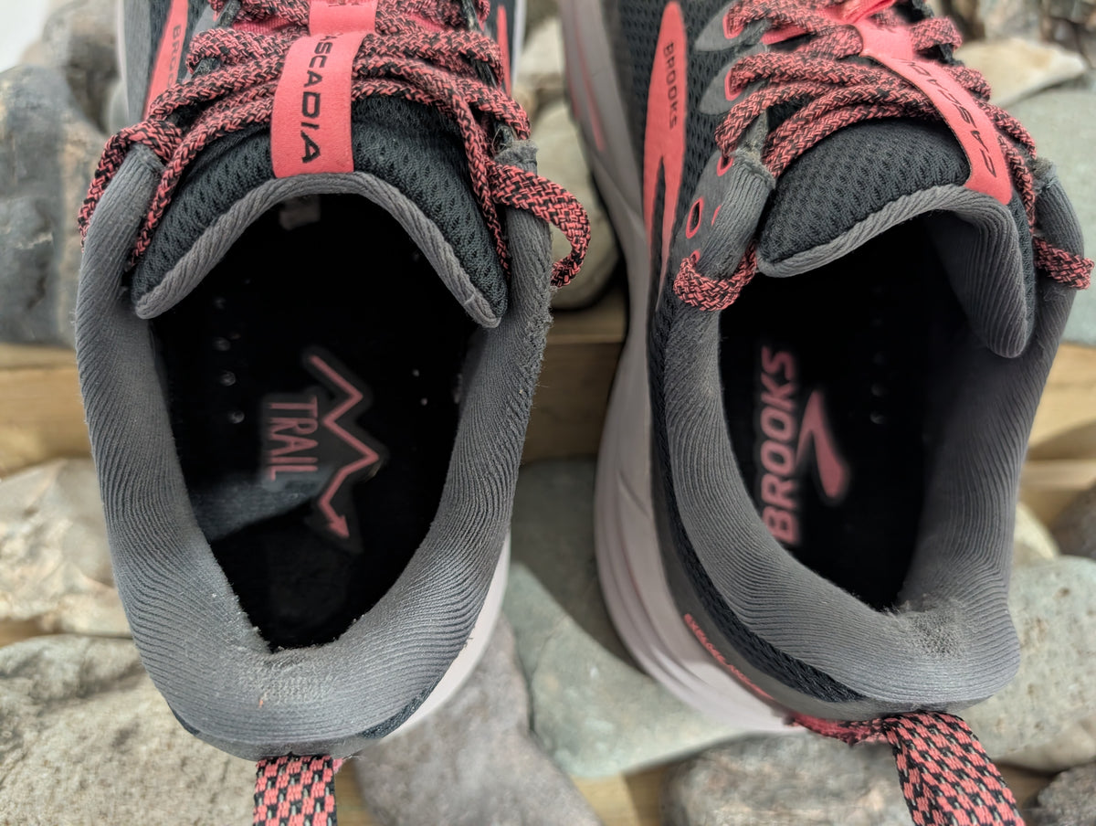 Brooks, Cascadia 16 GTX, Women's trail running shoes, size 6.5 (F0157)