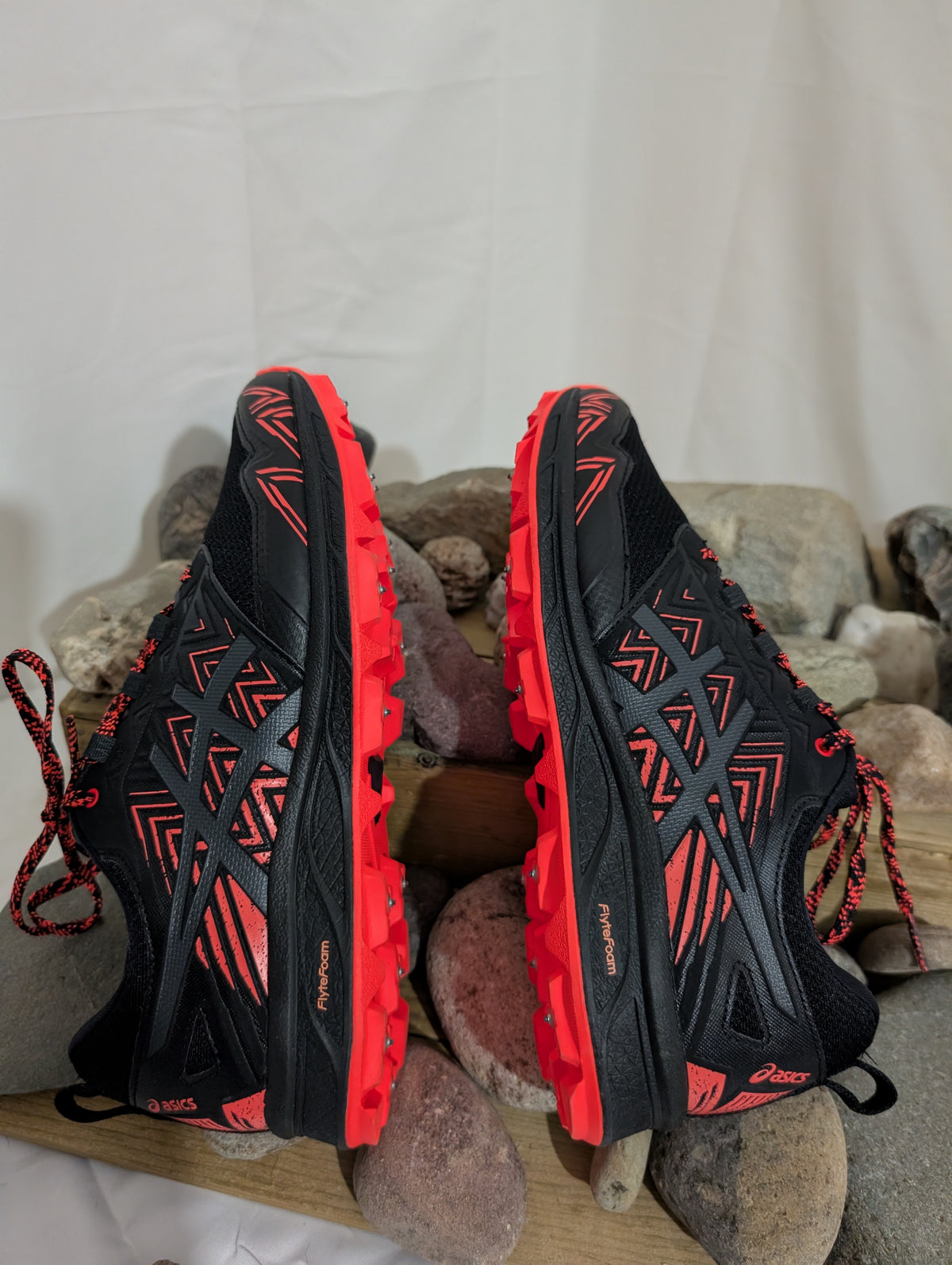 Asics, Gel-FujiSetsu 3, Women's winter trail running shoes GTX (with spikes), size 6 (F0169)