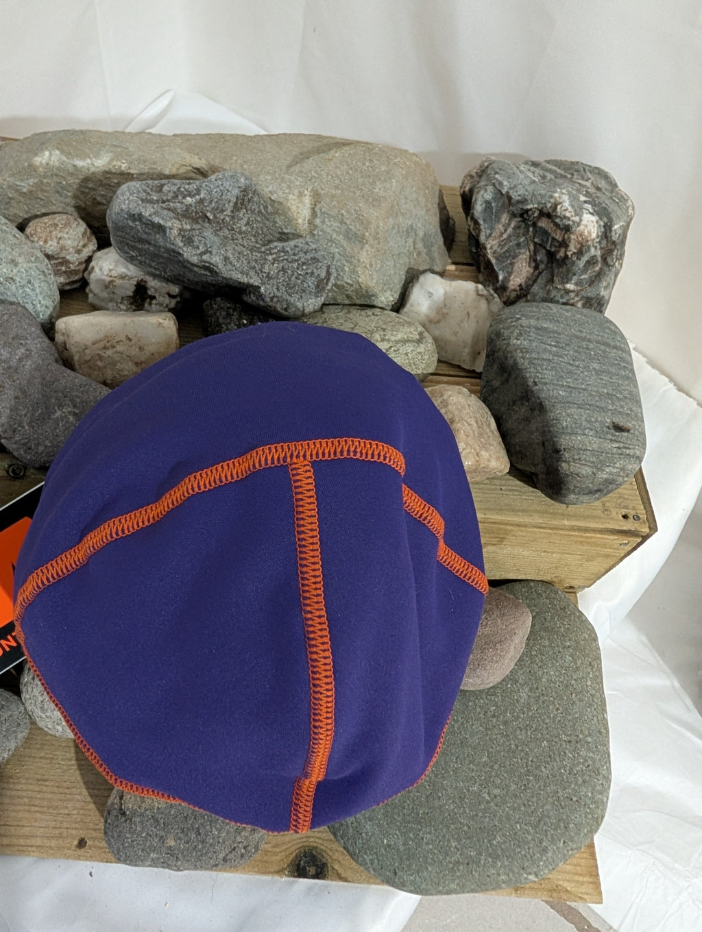 OMM, Contour Beanie Running Hat, BNWT, size XS/S (AC0030)