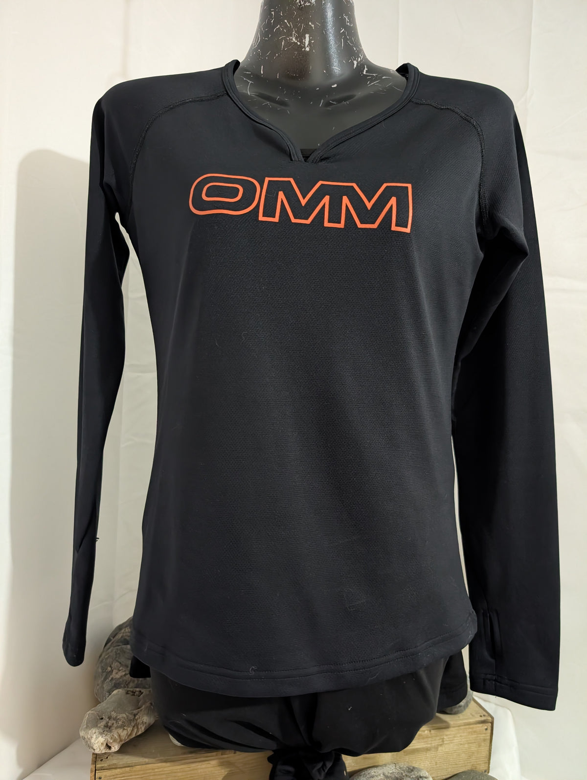 OMM, Bearing Tee long-sleeved excercise top, size XS (CT0022)