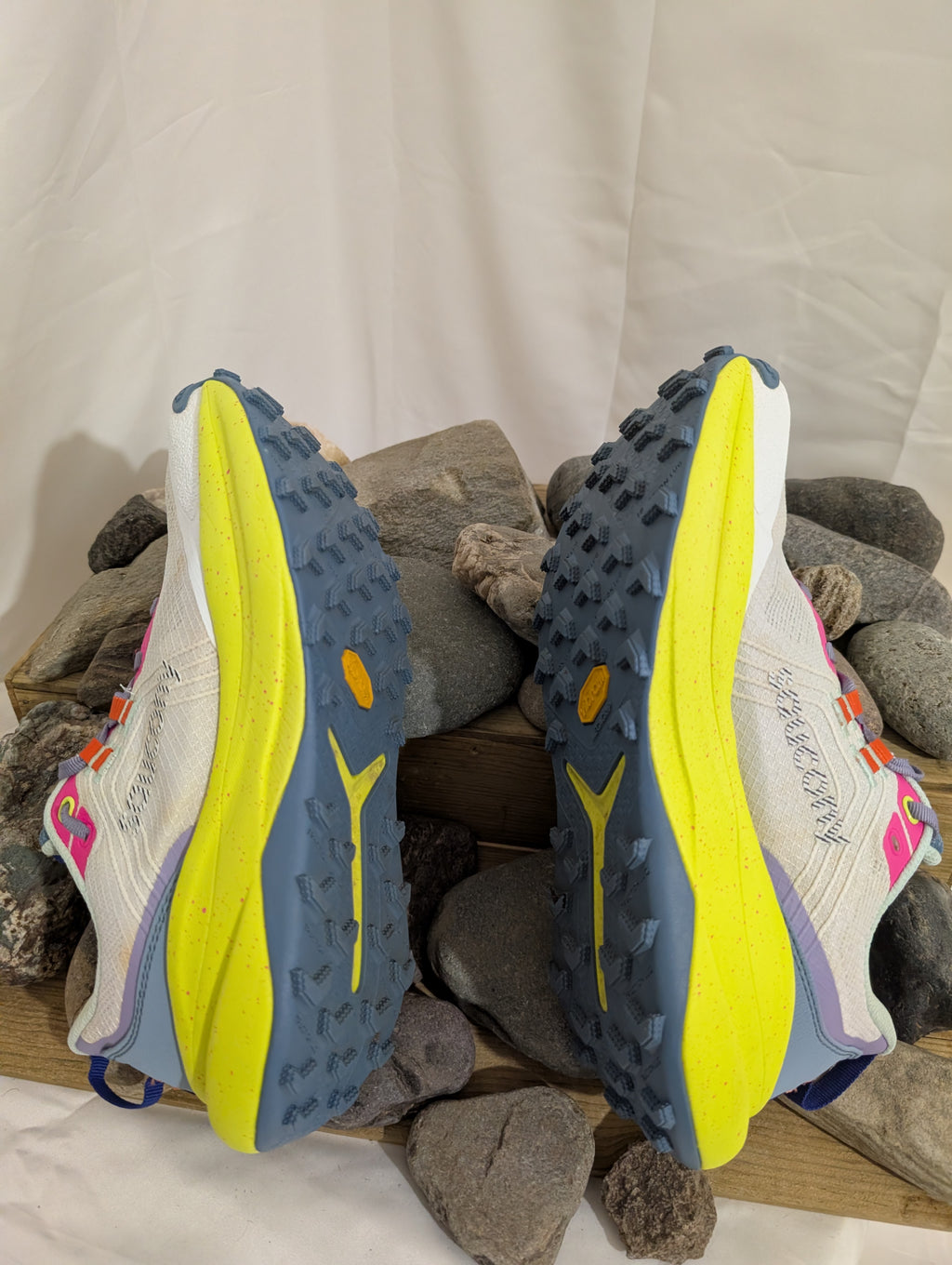 Saucony, Xodus Ultra 4, Women's trail running shoes, size 5.5 (F0180)