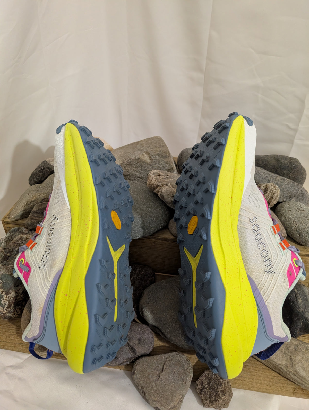 Saucony, Xodus Ultra 4, Women's trail running shoes, size 5.5 (F0180)