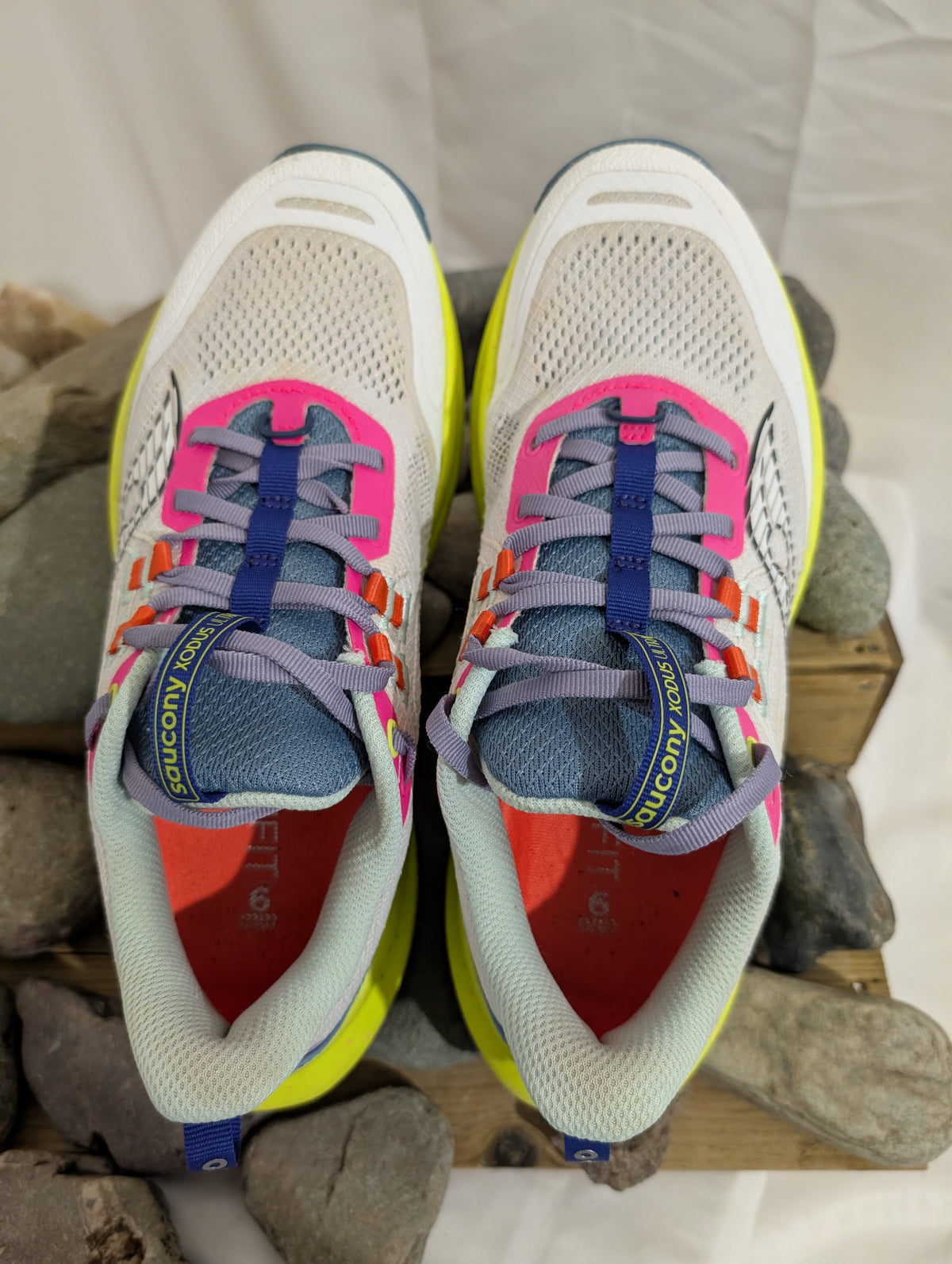 Saucony, Xodus Ultra 4, Women's trail running shoes, size 5.5 (F0180)